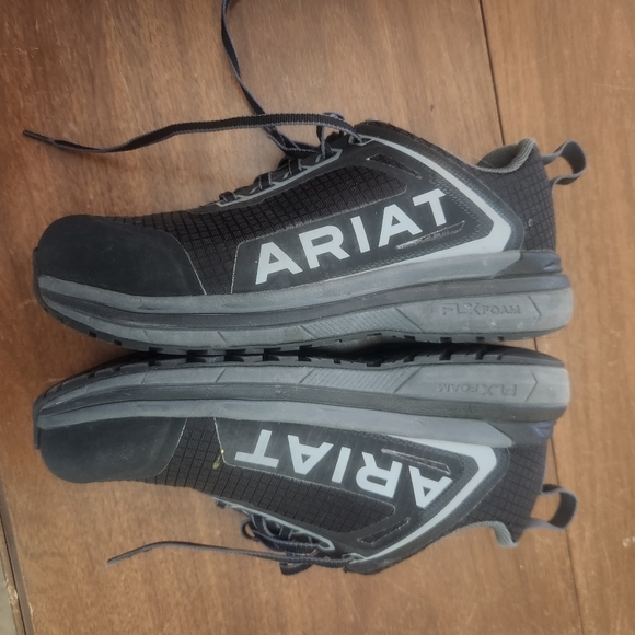 Ariat Men's Black and Gray Athletic Work Shoes With Steel Toe 🎉 Host Pick 🎉 - Picture 4 of 10